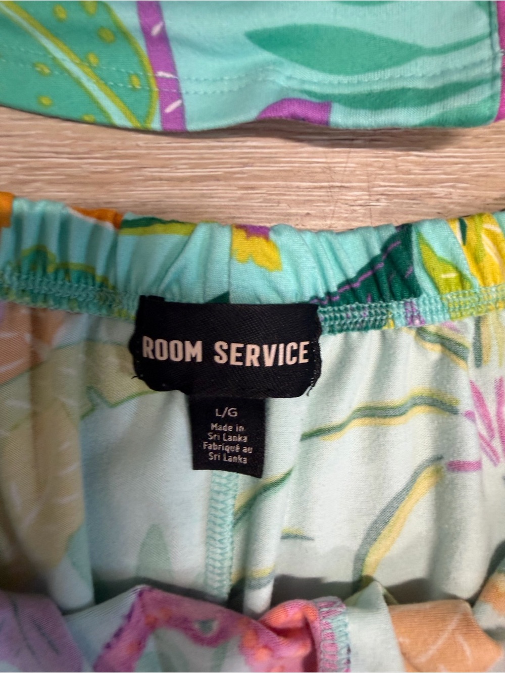 Room Service Women’s Large 2PC Pajama. Set Turquoise Crocodile Cove EUC Cozy - Picture 3 of 9